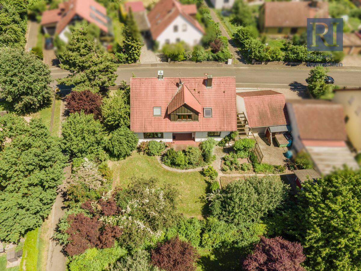 Großzügiges Wohnhaus mit Idyllischen Garten – am Fuße des Schwanbergs, 97346 Iphofen