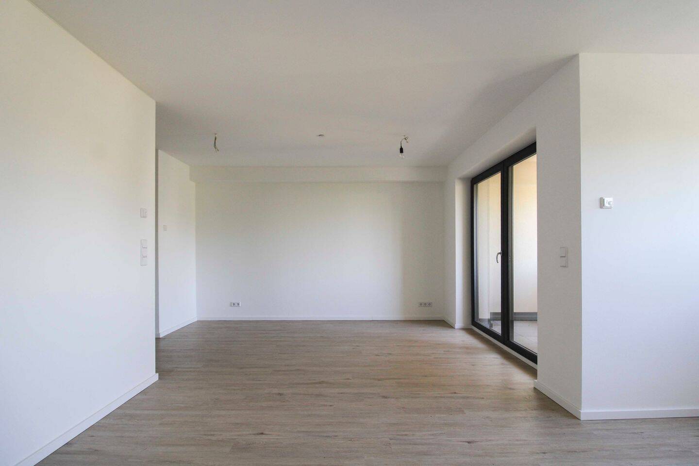 Erstbezug nach Kernsanierung – Moderne 2-Zimmer-Wohnung mit offenen Wohnkonzept und Balkon, 13409 Berlin (Reinickendorf Gesundbrunnen Wedding)