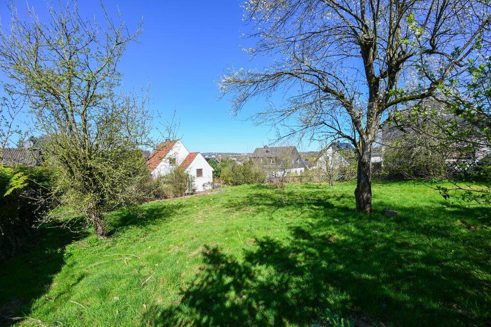 Baugrundstück mit Altbestand am Schulenberger Wald – positiver Vorbescheid für 4 Doppelhaushälften, 45525 Hattingen