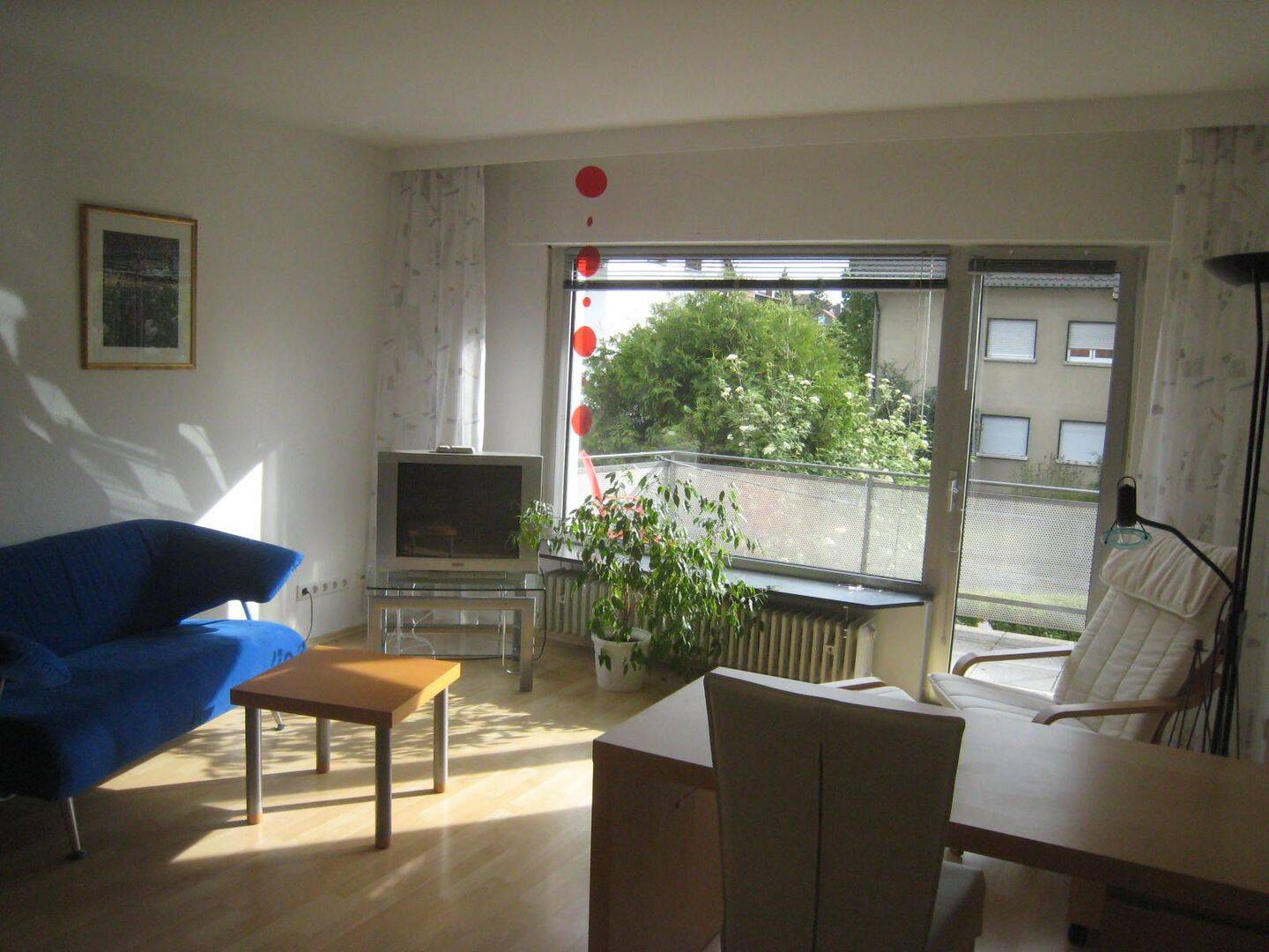 Eschborn, Bresl.9 Wz, möbliertes WG Zimmer mit 26qm Wohnfläche, Balkon, 65760 Eschborn