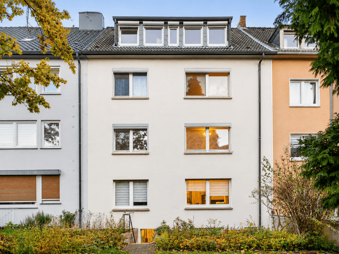 6,22 % Rendite! Voll vermietetes Mehrfamilienhaus mit vier Einheiten in zentraler Lage von Essen, 45127 Essen