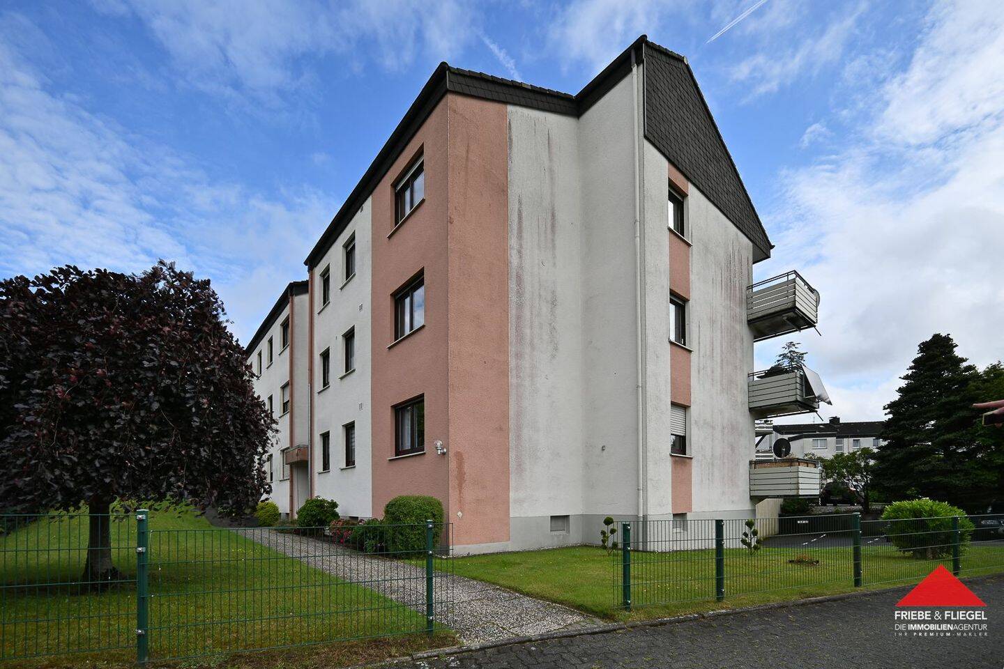 Schöne 3-Zimmer Eigentumswohnung mit Garage in beliebter Lage von Kierspe, 58566 Kierspe