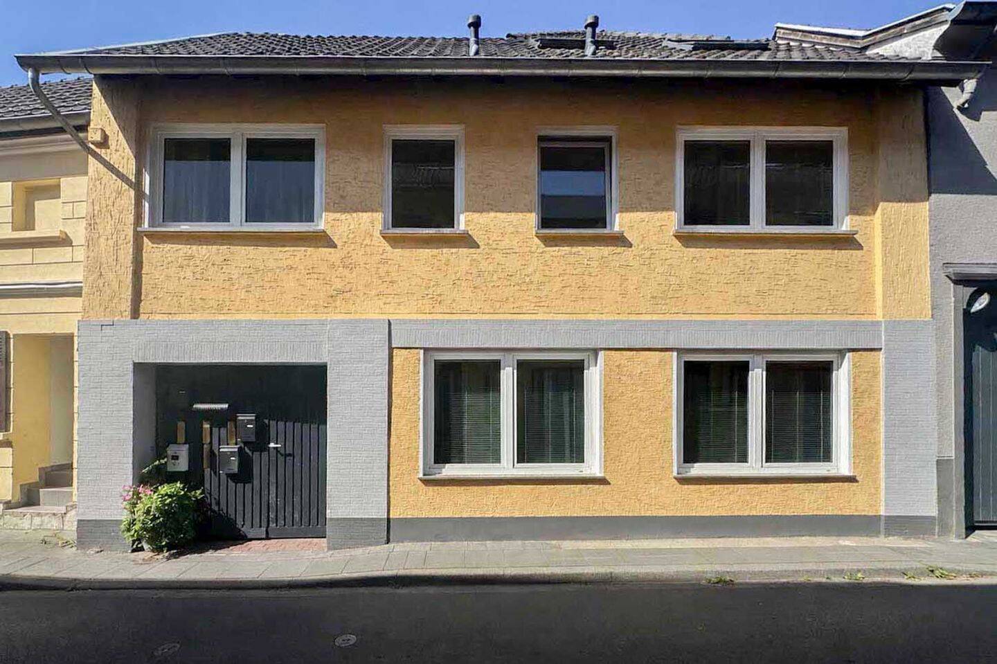 Schöne Maisonettewohnung mit idyllischem Innenhof in Alfter – für Eigennutzer oder Anleger, 53347 Alfter