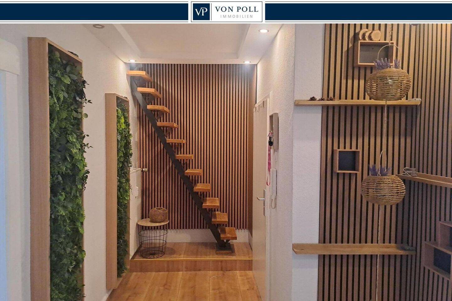 Altbau Maisonettewohnung in direkter Citylage mit schöner Dachterrasse, 47441 Moers