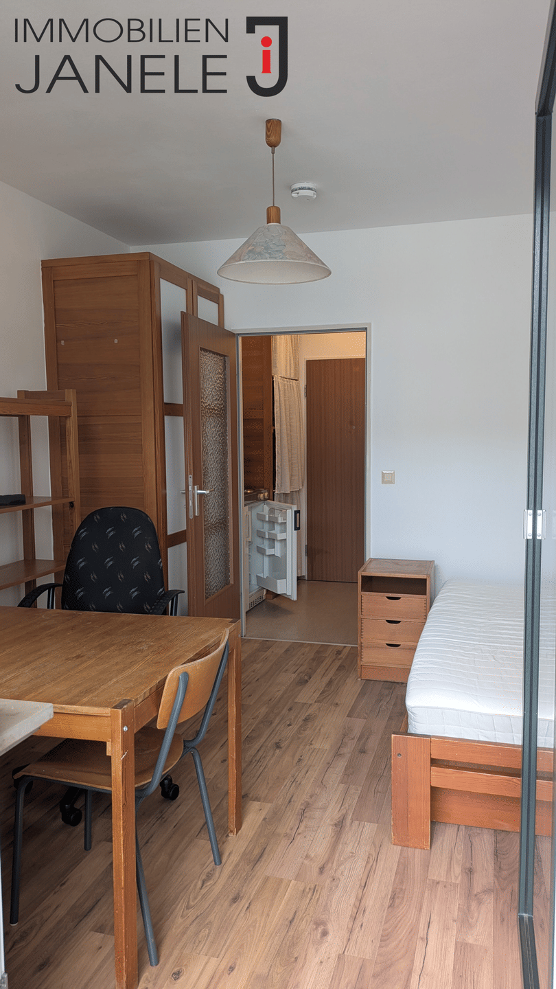 Möbliertes Appartement mit Balkon in Regensburg Süd/Ost nähe St. Josef Krankenhaus günstig gelegen zur Uni, 93053 Regensburg (Galgenberg Kasernenviertel Kumpfmühl-Ziegetsdorf-Neuprüll Oberisling-Graß)