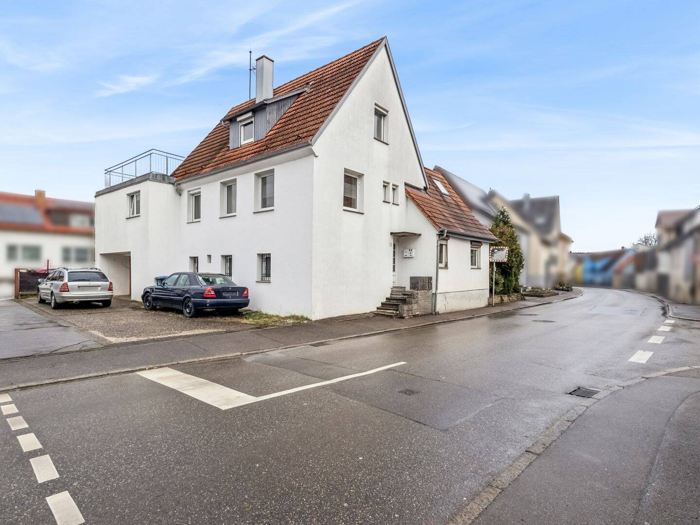 Schöne Maisonette mit Riesenterrasse für sich einrichten und die vermietete Wohnung zahlt Ihre Rate, 71384 Weinstadt