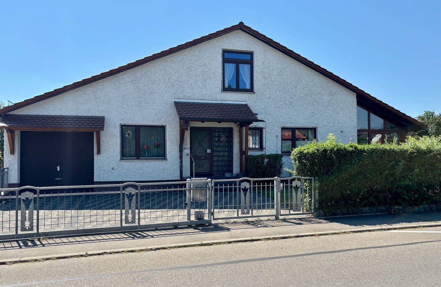 Großzügiges Einfamilienhaus mit Potential für Wohnideen und Nutzungsmöglichkeiten, 88630 Pfullendorf