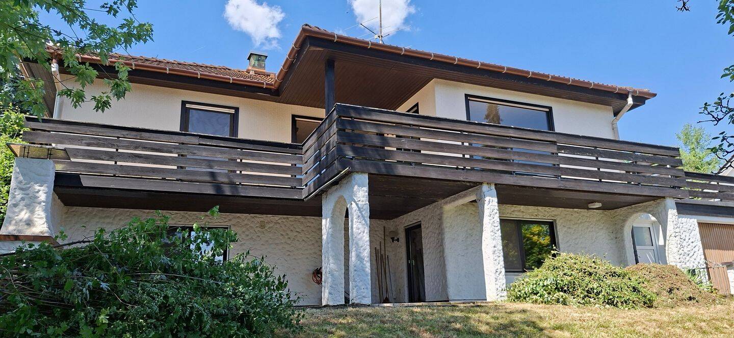 Viel Platz für Ihre Träume: Großzügiges Ein- oder Zweifamilienhaus mit Entwicklungspotenzial, 90559 Burgthann