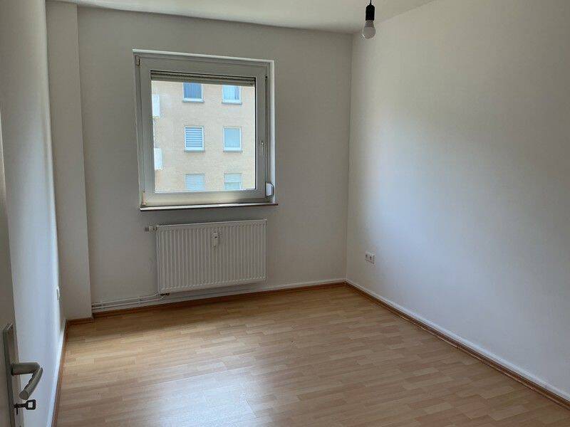 Schöne 2-Zimmer-Wohnung mit Tageslichtbad in Hanau-Großauheim zu vermieten!!, 63457 Hanau