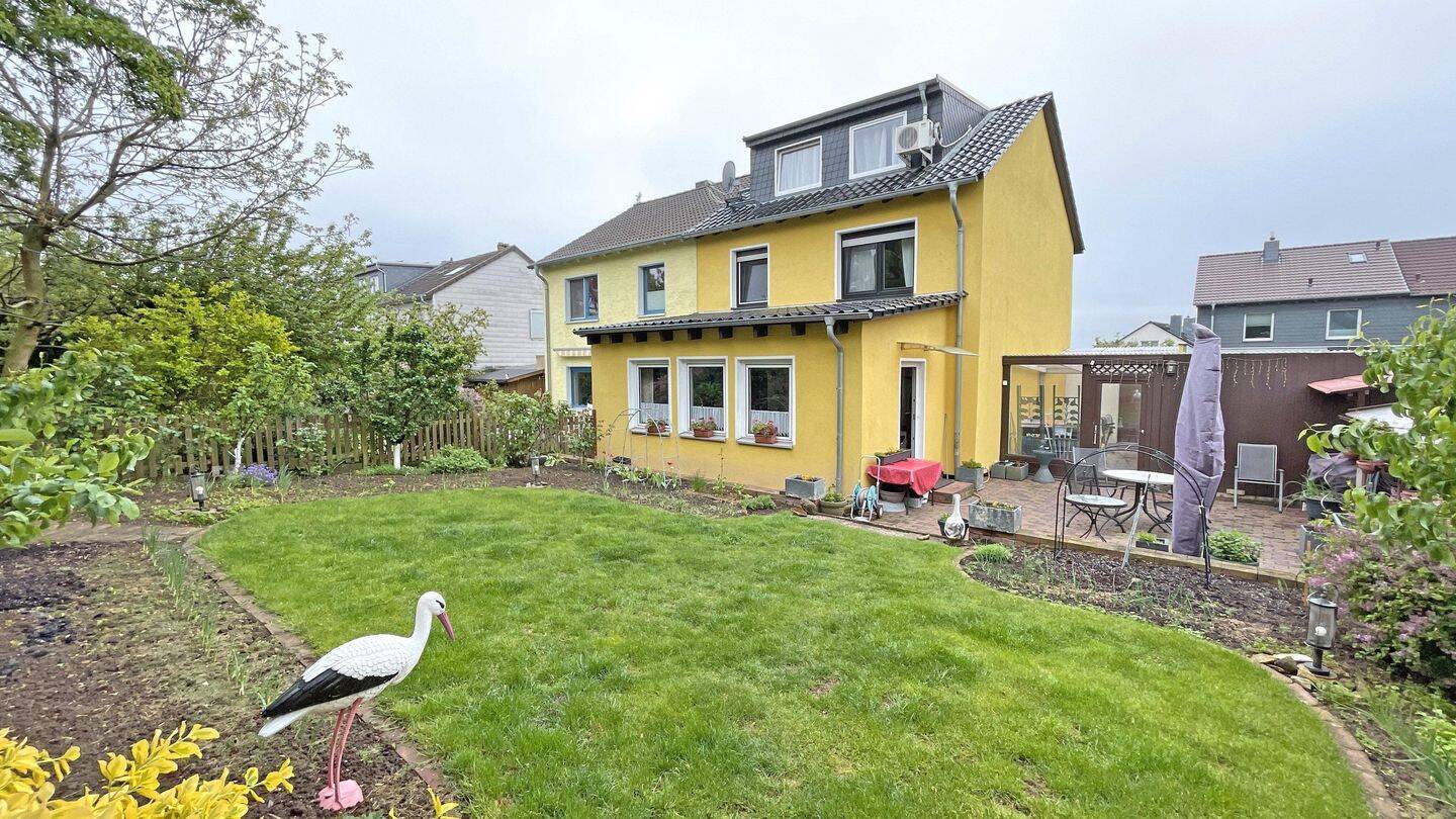 Sehr gepflegte vollausgebaute DHH mit Kamin, Klimaanlage, Wintergarten, Vollkeller, Garten, Garage & Stellplatz, 30952 Ronnenberg