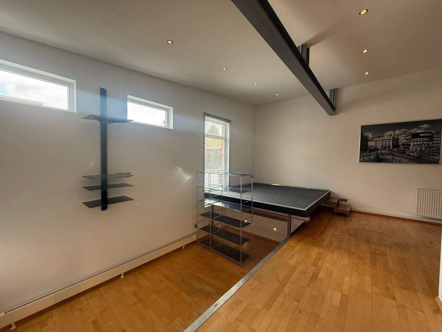 Trafoloft: Eindrucksvolles Apartment auf ehem. Fabrikgelände, für wohnen + arbeiten bestens geeignet!, 90408 Nürnberg (Großreuth h. d. Veste Gärten h. d. Veste Maxfeld Nordbahnhof Sankt Johannis)
