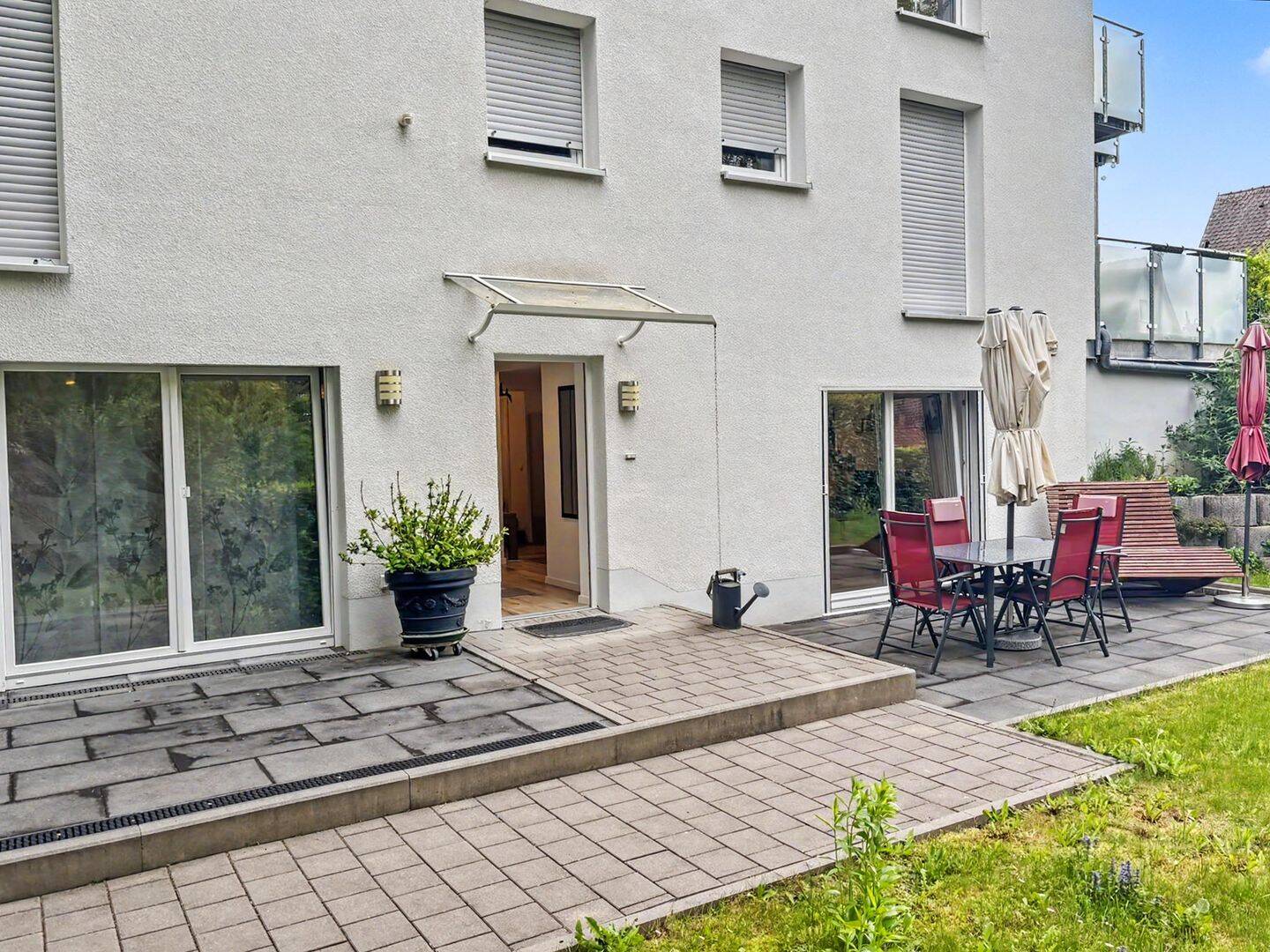 Moderne 3-Zimmer-Terrassenwohnung mit großem Garten und zwei Stellplätzen, 91217 Hersbruck