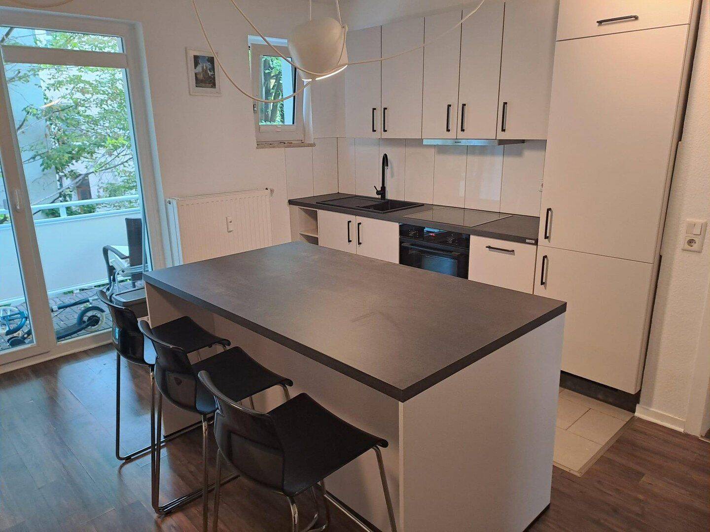 Schöne voll möblierte 2-Zimmer Wohnung mit Balkon im wunderschönen Köln Nippes, 50733 Köln (Nippes Weidenpesch)