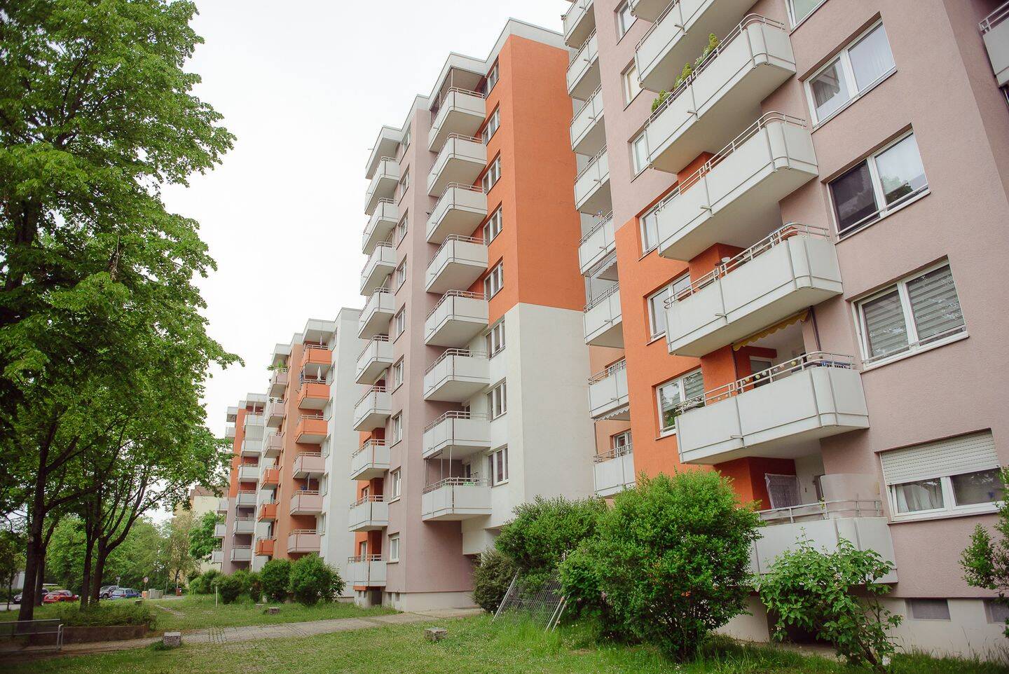 Wohnkomfort mit Balkon und schönem Ausblick, 93051 Regensburg (Galgenberg Großprüfening-Dechbetten-Königswiesen Kumpfmühl-Ziegetsdorf-Neuprüll)