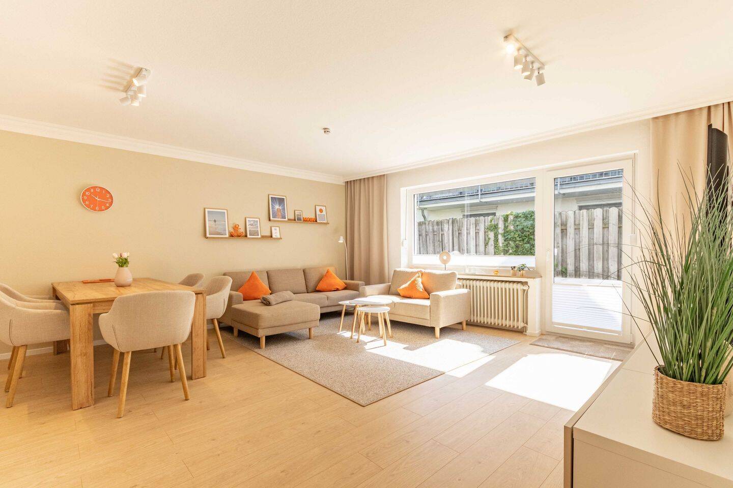 Genehmigte Ferienwohnung mit 2 SZ, toller Großzügigkeit, einem echten Schmankerl und Weststrandnähe!, 26548 Norderney