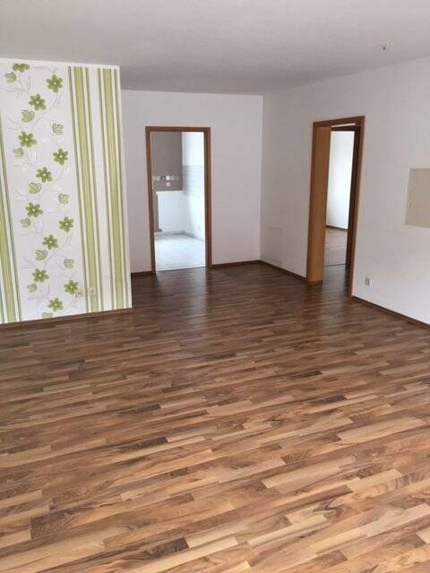 3-Raum-Wohnung mit Balkon ab September verfügbar, 98617 Untermaßfeld