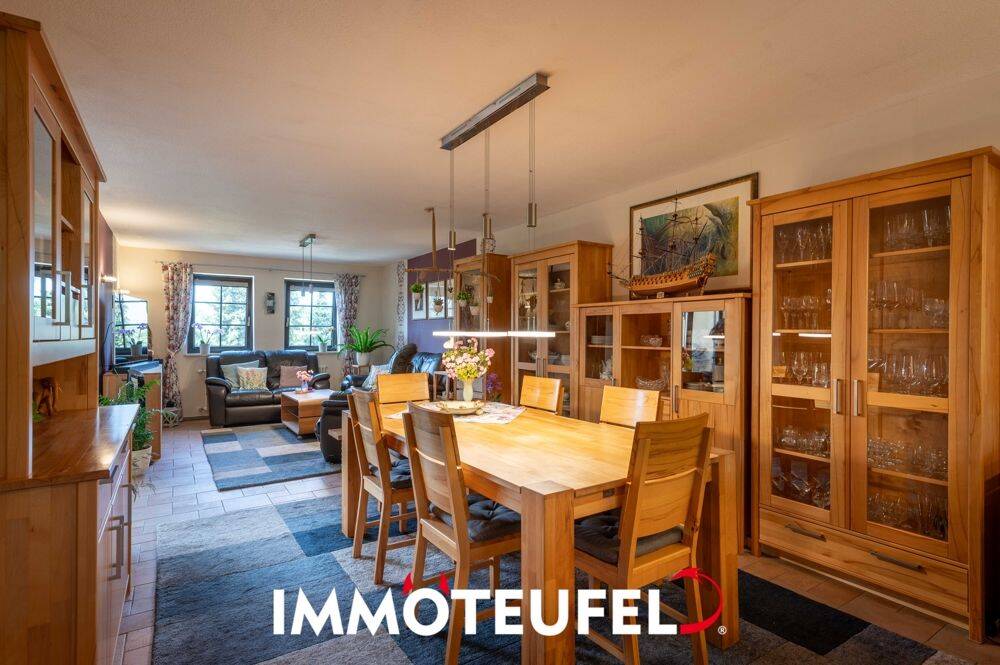 Wohntraum in Adelsberg | Einliegerwohnung, Dachterrasse, Kamin, Garage & sonniger Garten, 9127 Chemnitz