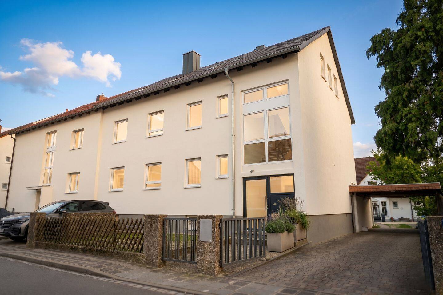 Drei Wohnungen, ein Investment – Modernisiertes MFH in Nürnberg-Großgründlach mit sofortigem Mietpotenzial, 90427 Nürnberg