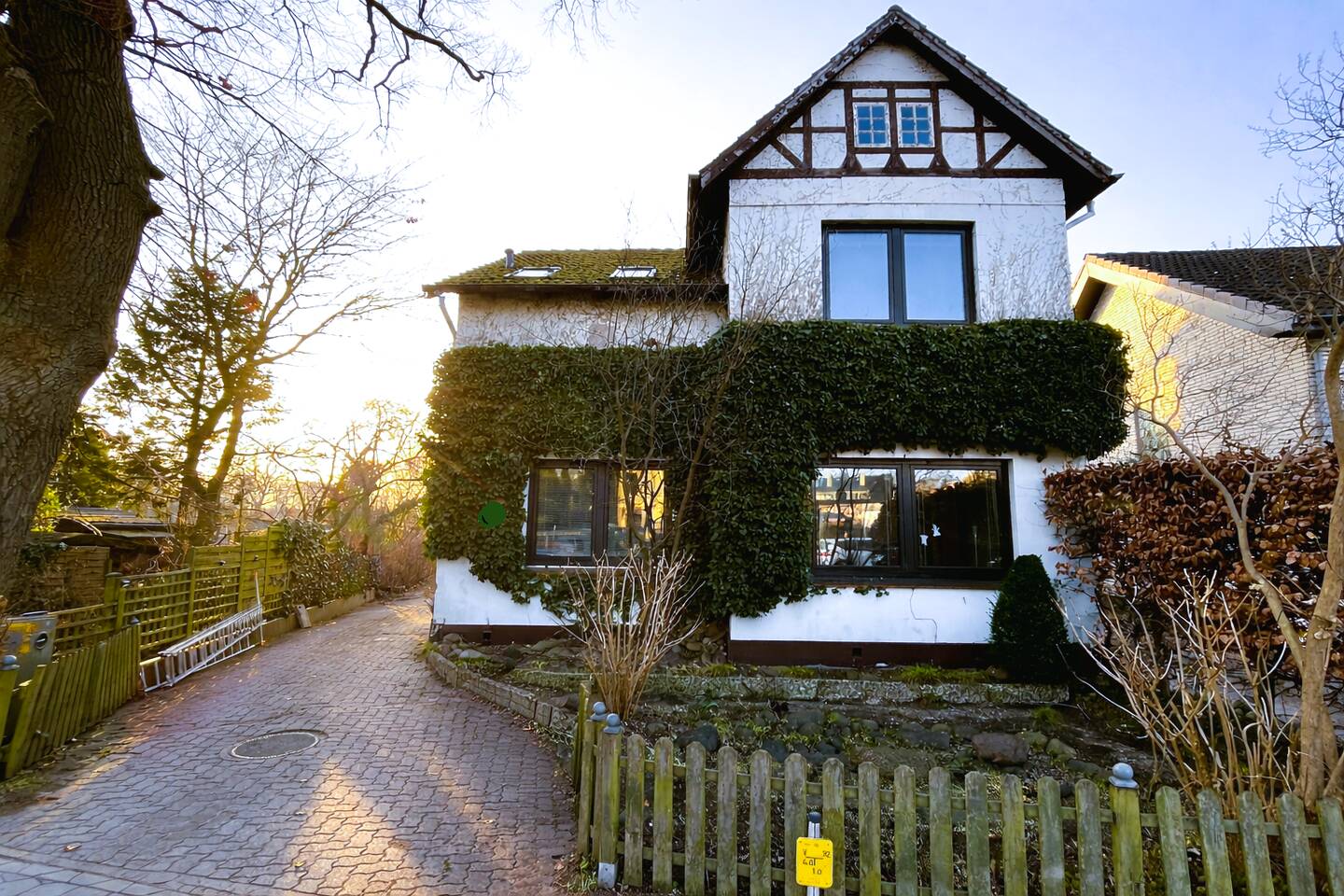 Viel Platz für die ganze Familie – mit großem Garten und bis zu 5 Schlafzimmern!, 22453 Hamburg (Eimsbüttel Fuhlsbüttel Groß Borstel Niendorf)