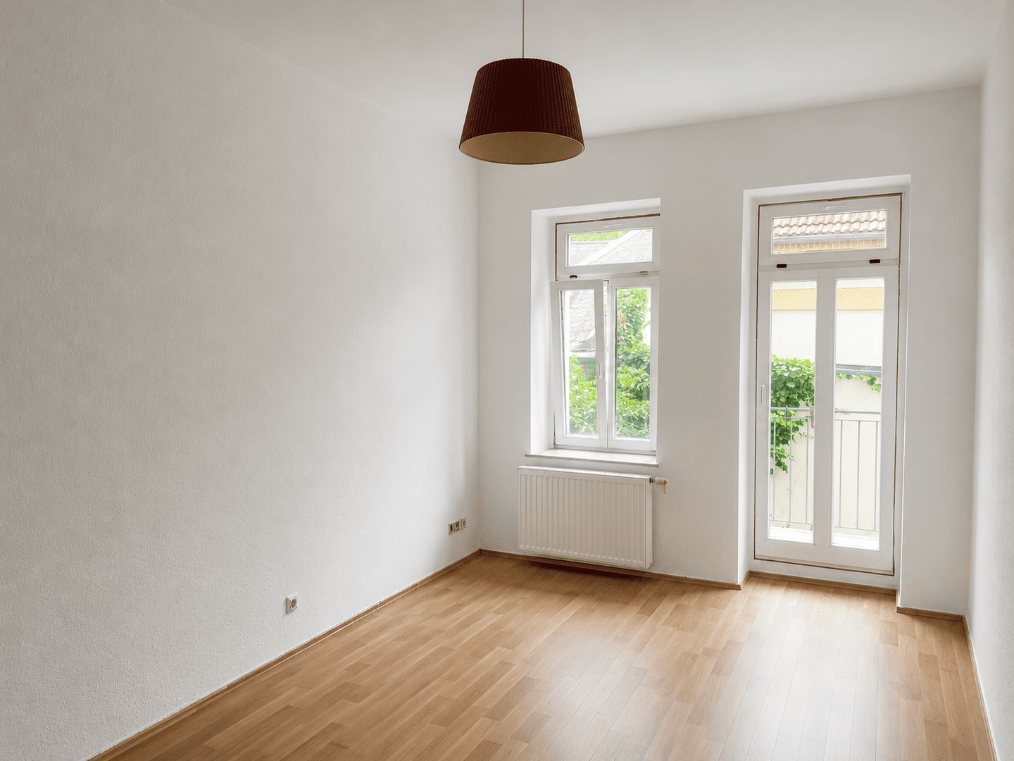 frisch geweißt und sofort bezugsfrei: Ihre neue Bleibe in Schleußig! – Leipzig – Bild 1 von 3