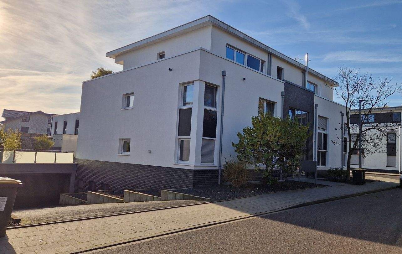 Traumhafte Penthousewohnung in nicht duplizierbarer Lage zum Nordpark gelegen ! Große Terrasse 2 Stellplätze in der TG !, 41179 Mönchengladbach