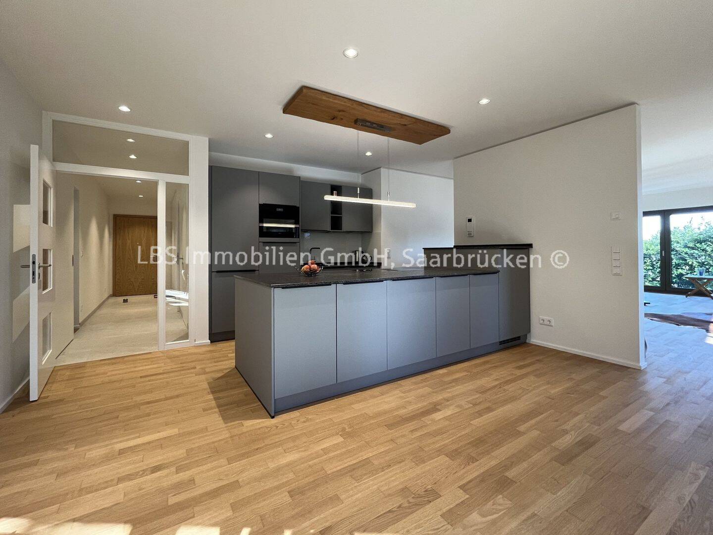 Neuwertige und exklusive Eigentumswohnung in begehrter Lage, 66119 Saarbrücken