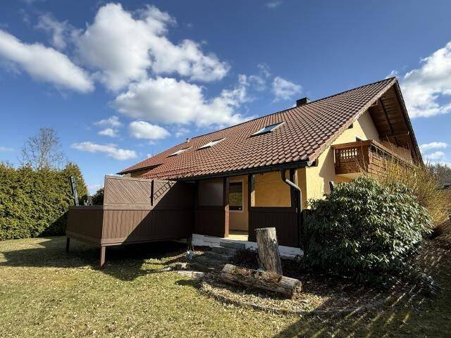 Tolles Grundstück mit großzügigen 1-2 Familienhaus, Doppelgarage u. Photovoltaikanlagen, 93192 Wald