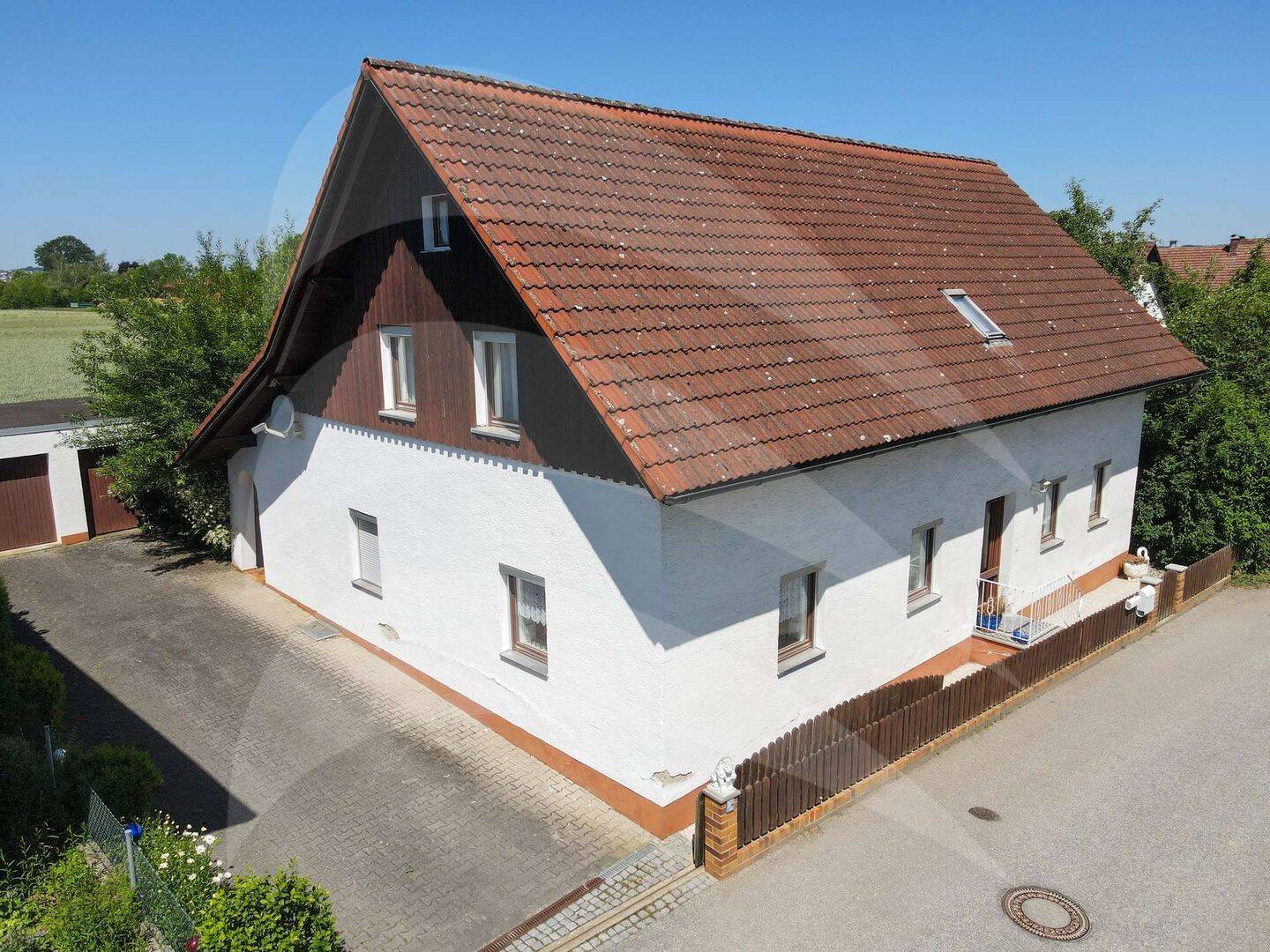 Freistehendes Einfamilienhaus mit Entwicklungspotenzial, 84066 Mallersdorf-Pfaffenberg