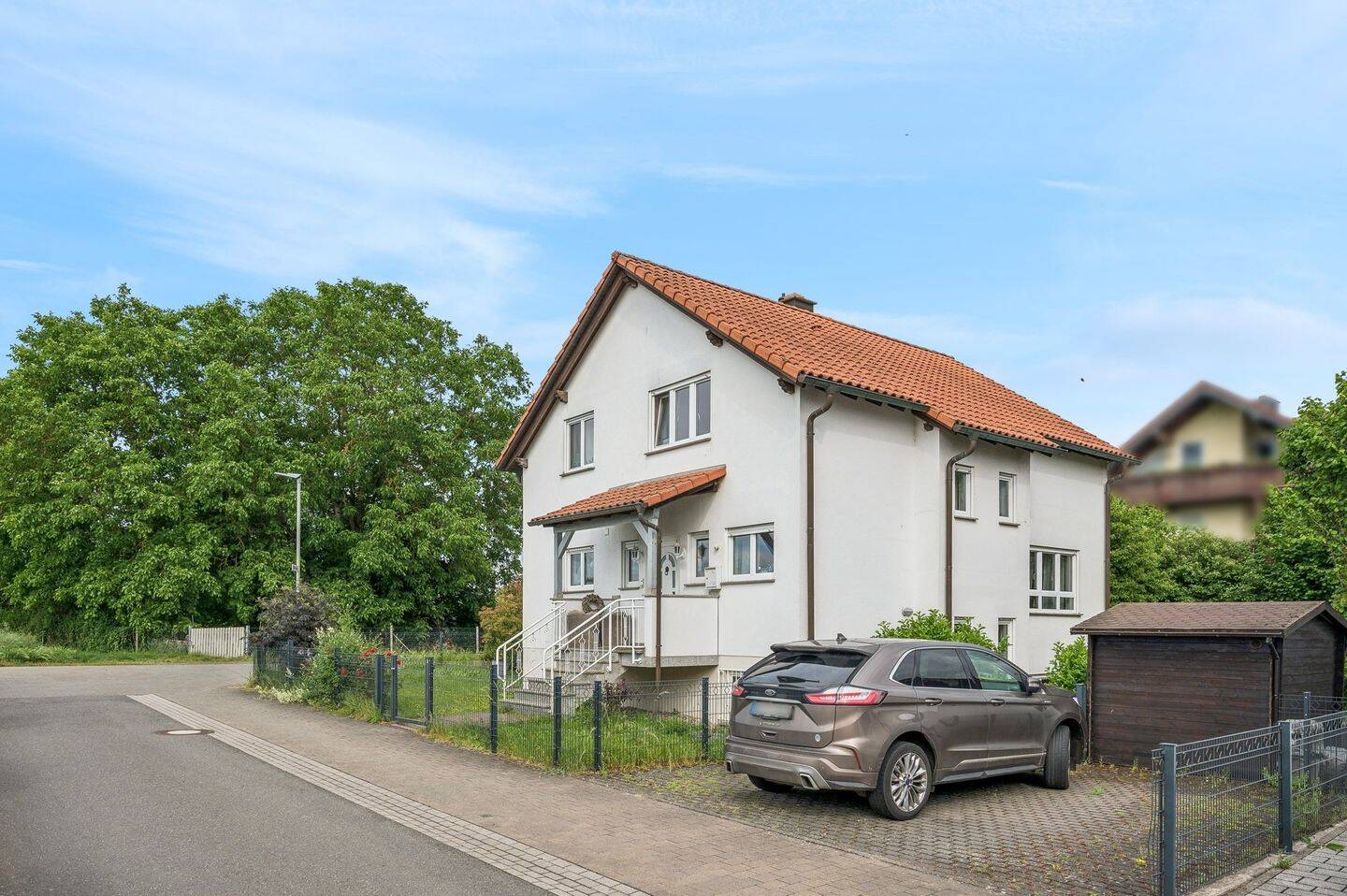Großzügiges Einfamilienhaus auf Eckgrundstück in ruhiger Feldrandlage von Echzell, 61209 Echzell
