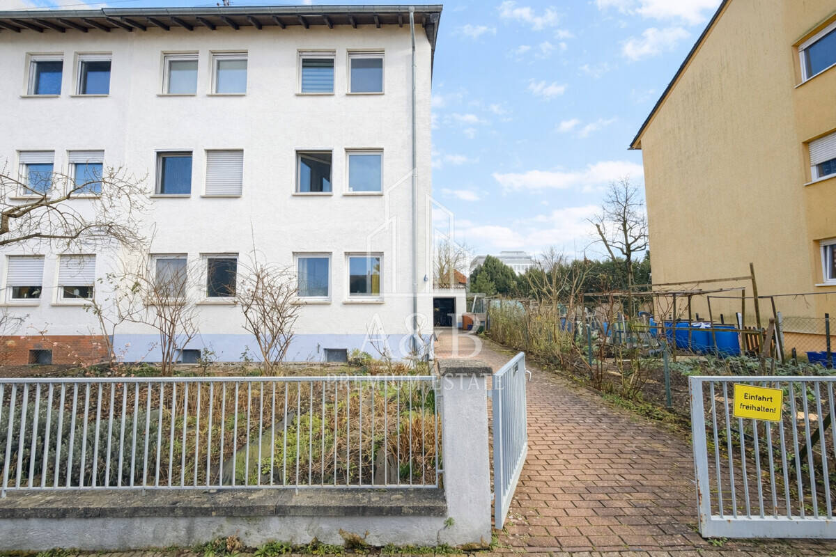 ** Starke Rendite, solide Investition – Mehrfamilienhaus mit 3 Wohneinheiten **, 69214 Eppelheim
