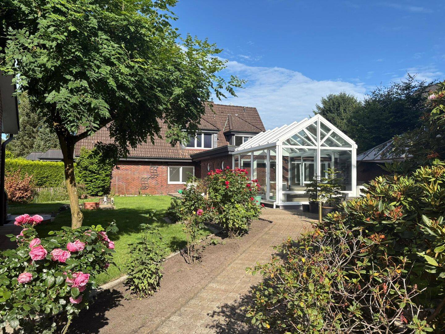 Großzügiges Haus zur Miete mit Wintergarten und Garten in Hamburg-Niendorf – ca. 160 m² Wohnfläche, 22453 Hamburg (Eimsbüttel Fuhlsbüttel Groß Borstel Niendorf)