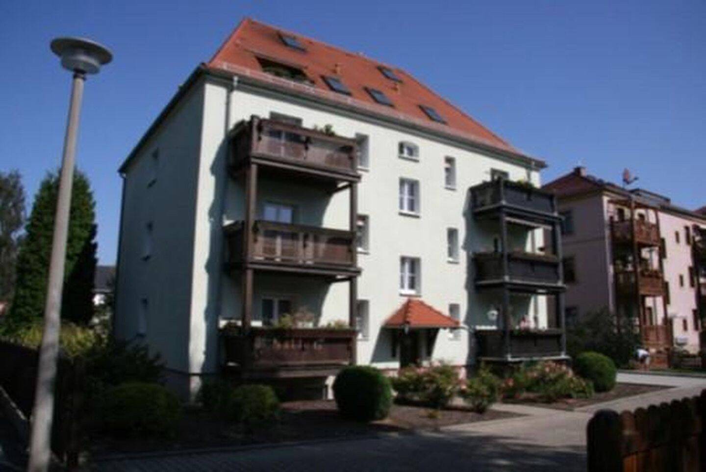 Sonnige 3 Zimmer Wohnung im Erdgeschoss mit Süd-Balkon und Einbauküche, 1219 Dresden