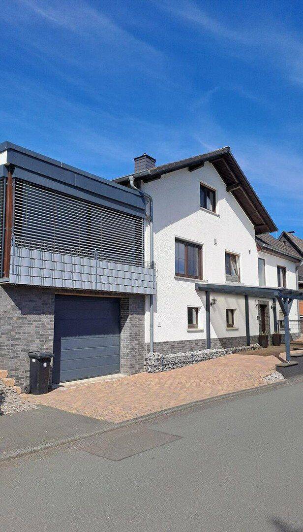 Traumhaus in Südlage – 1 bis 2 Familienhaus in Günterod, 35080 Bad Endbach