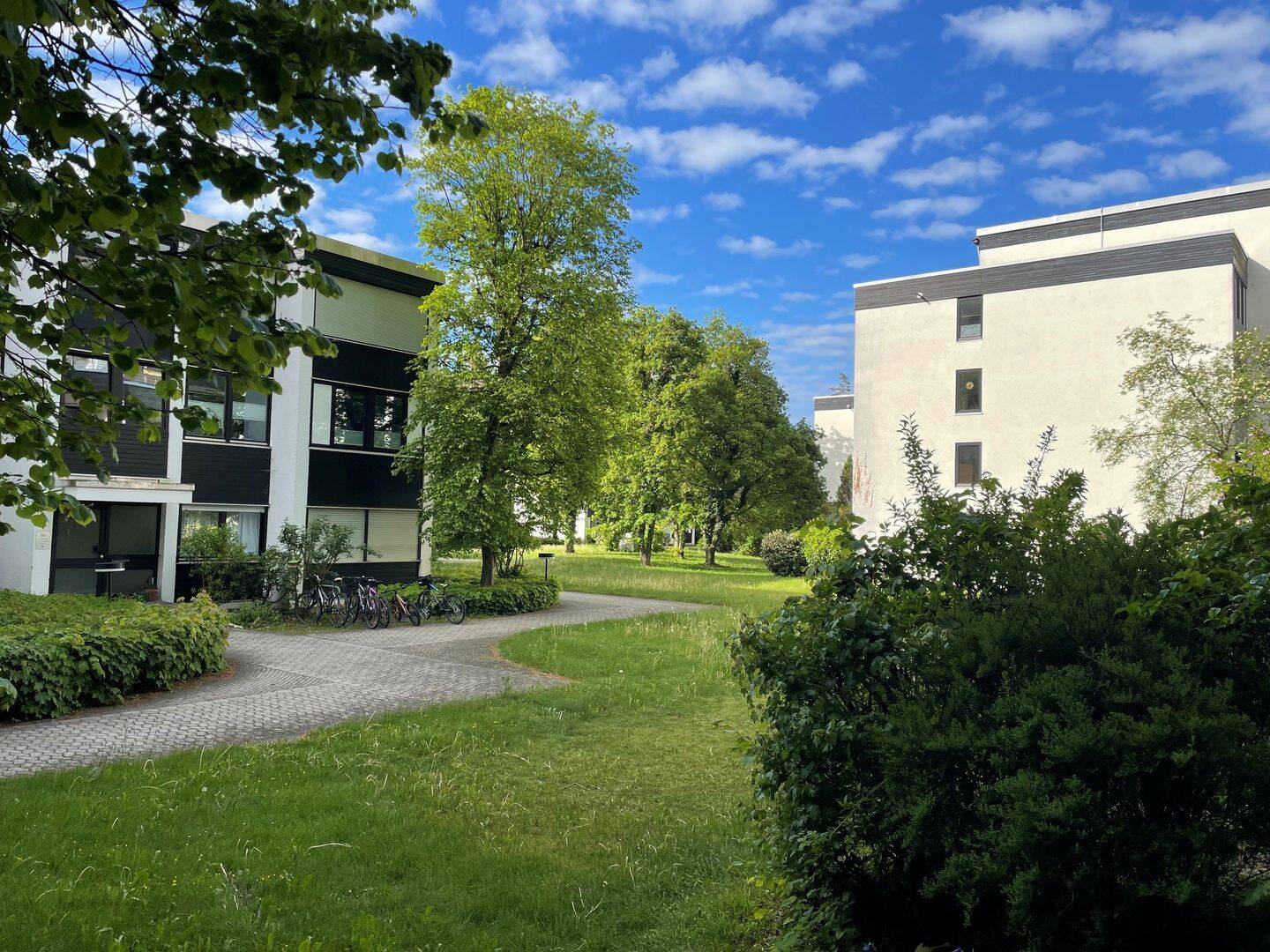 Pöcking: Gut Geschnittene 2 Zi. Whg. Nähe Schloss Possenhofen und S-Bahn Linie 6 !, 82343 Pöcking