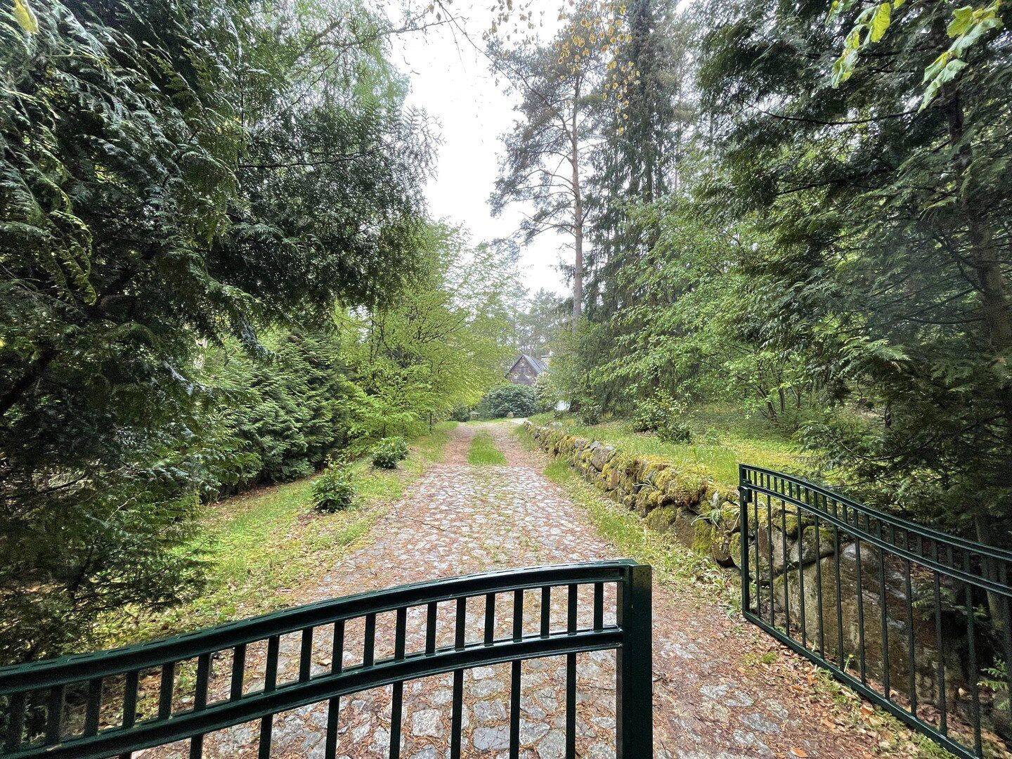 Mitten im Wald: Großzügiges Einfamilienhaus für Jung und Alt mit viel Privatsphäre, 23883 Grambek