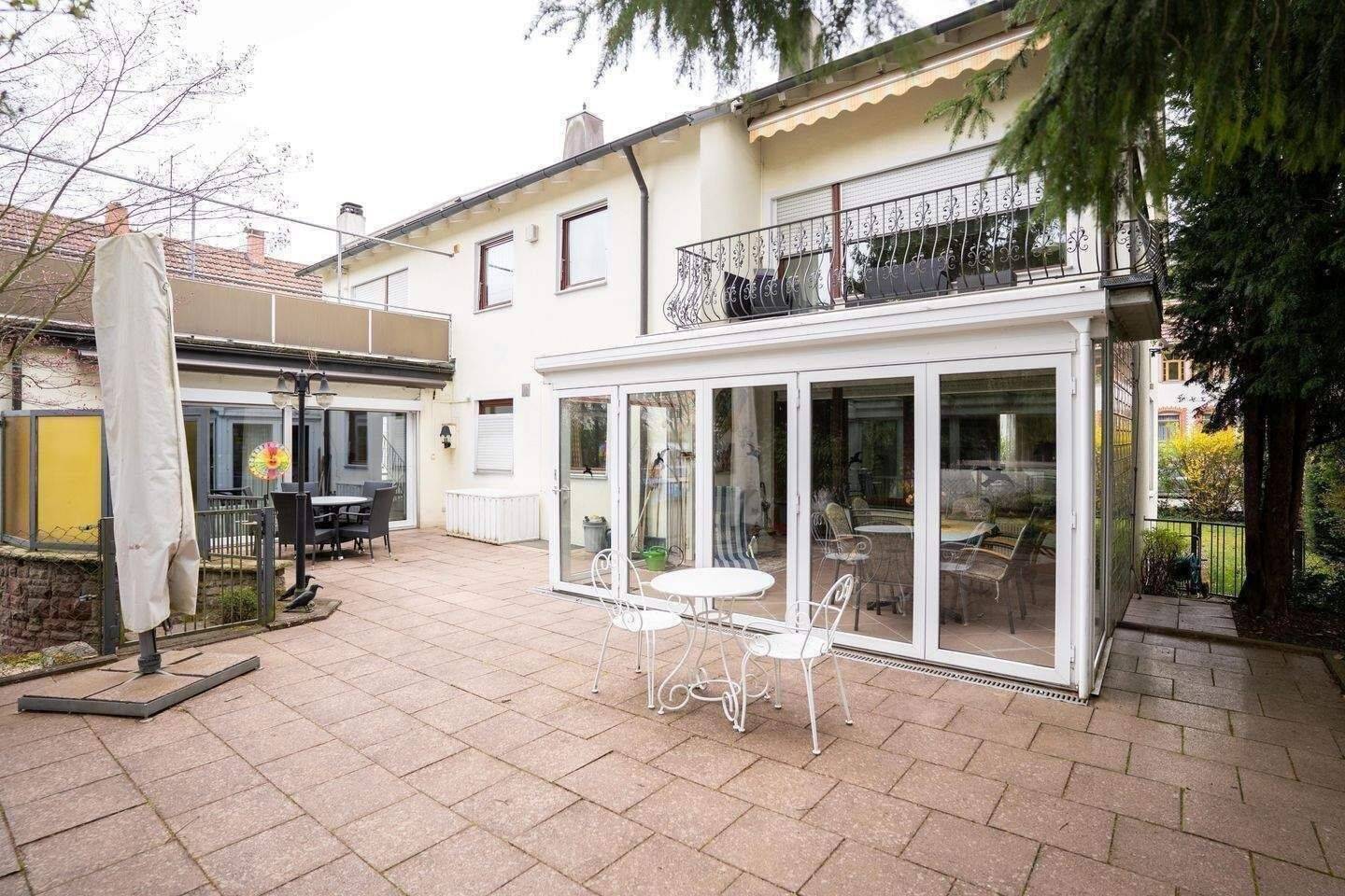 6-Zimmer-EG-Wohnung mit Wintergarten, Kamin & Gartenzugang, 78532 Tuttlingen