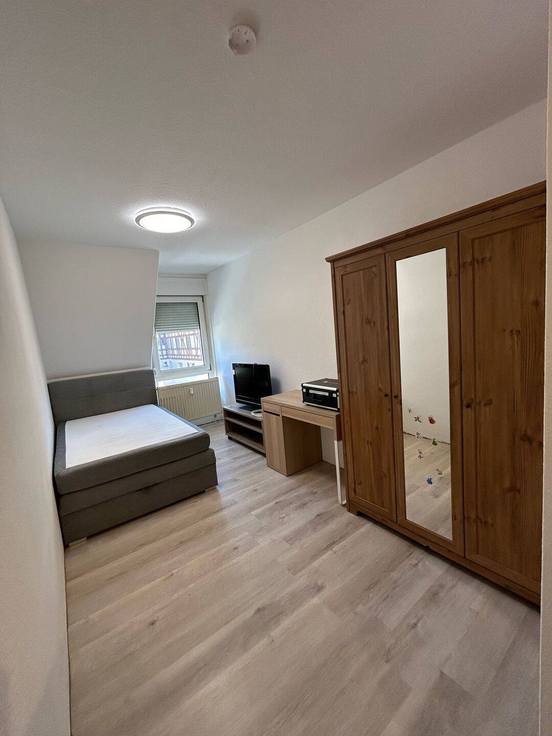 vollmöblierte 1-Zimmer-Wohnung in Stein bei Nürnberg, 90547 Stein