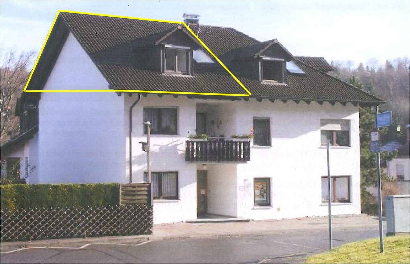 Pfiffig * Bezugsfrei * Modernisiert – 2 Zi.-Wohnung im DG mit 2 PKW-Außenstellplätze!, 88212 Ravensburg