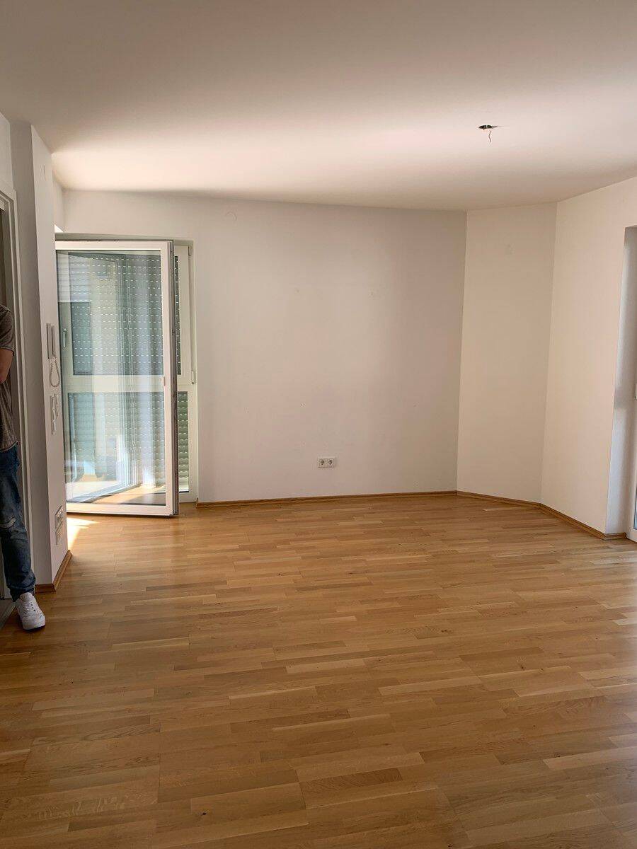 Exklusive 2-Zimmer Wohnung Nähe Zentrum – Barrierefrei!, 94315 Straubing