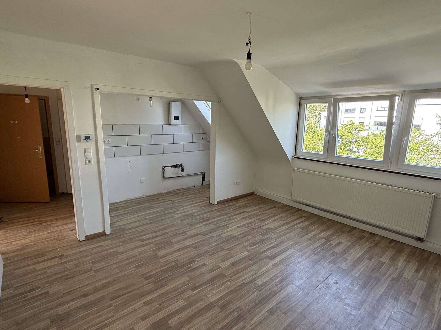 Großzügige und helle 3-ZKB in zentrumsnaher Lage von Koblenz-Lützel, 56070 Koblenz