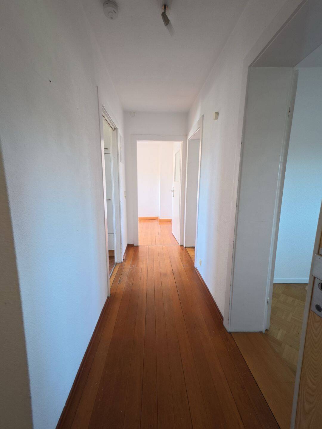 4-Zimmer-Wohnung mit Balkon in ruhiger Lage von Mühlburg, 76185 Karlsruhe