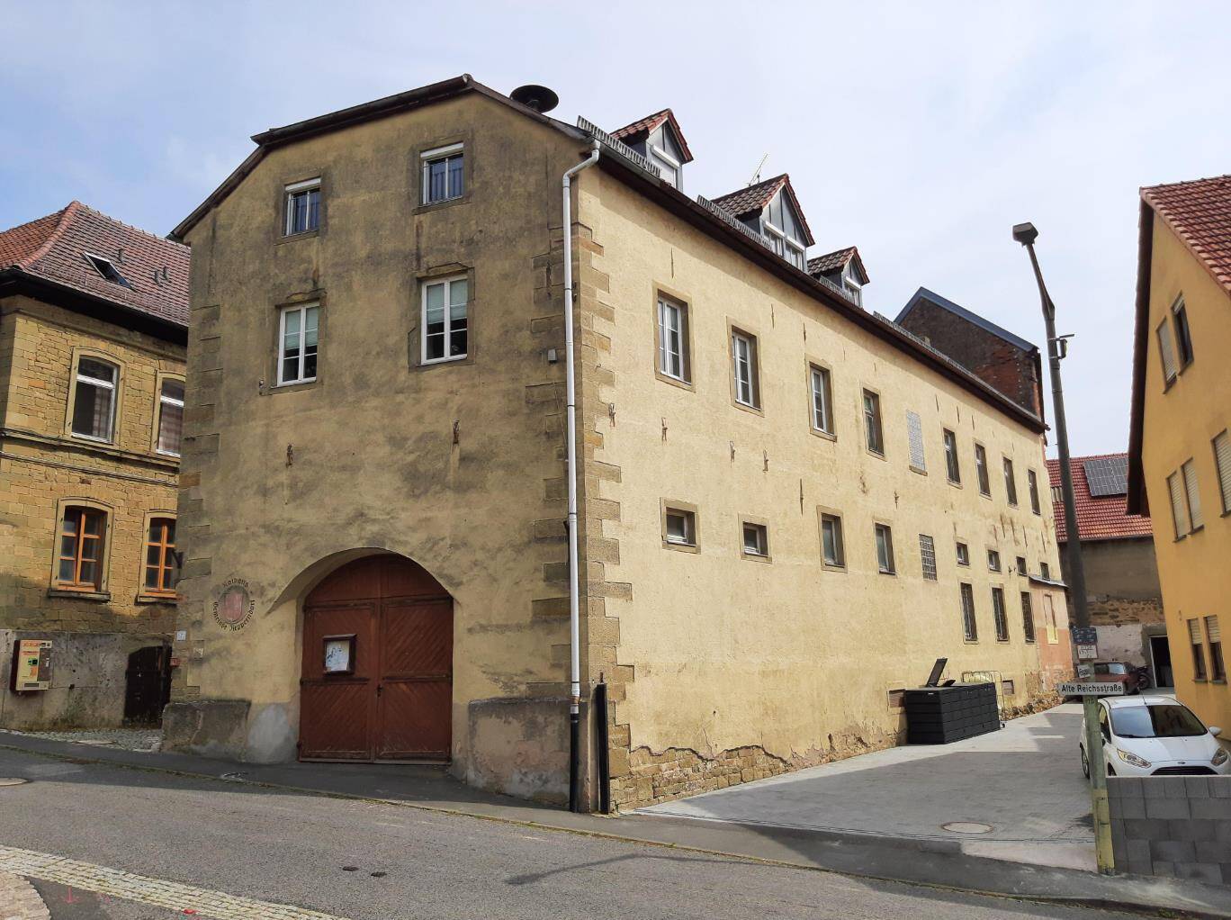Die Stadt Kitzingen veräußert die Immobilie Alte Reichsstraße 52 im Stadtteil Repperndorf, 97318 Biebelried
