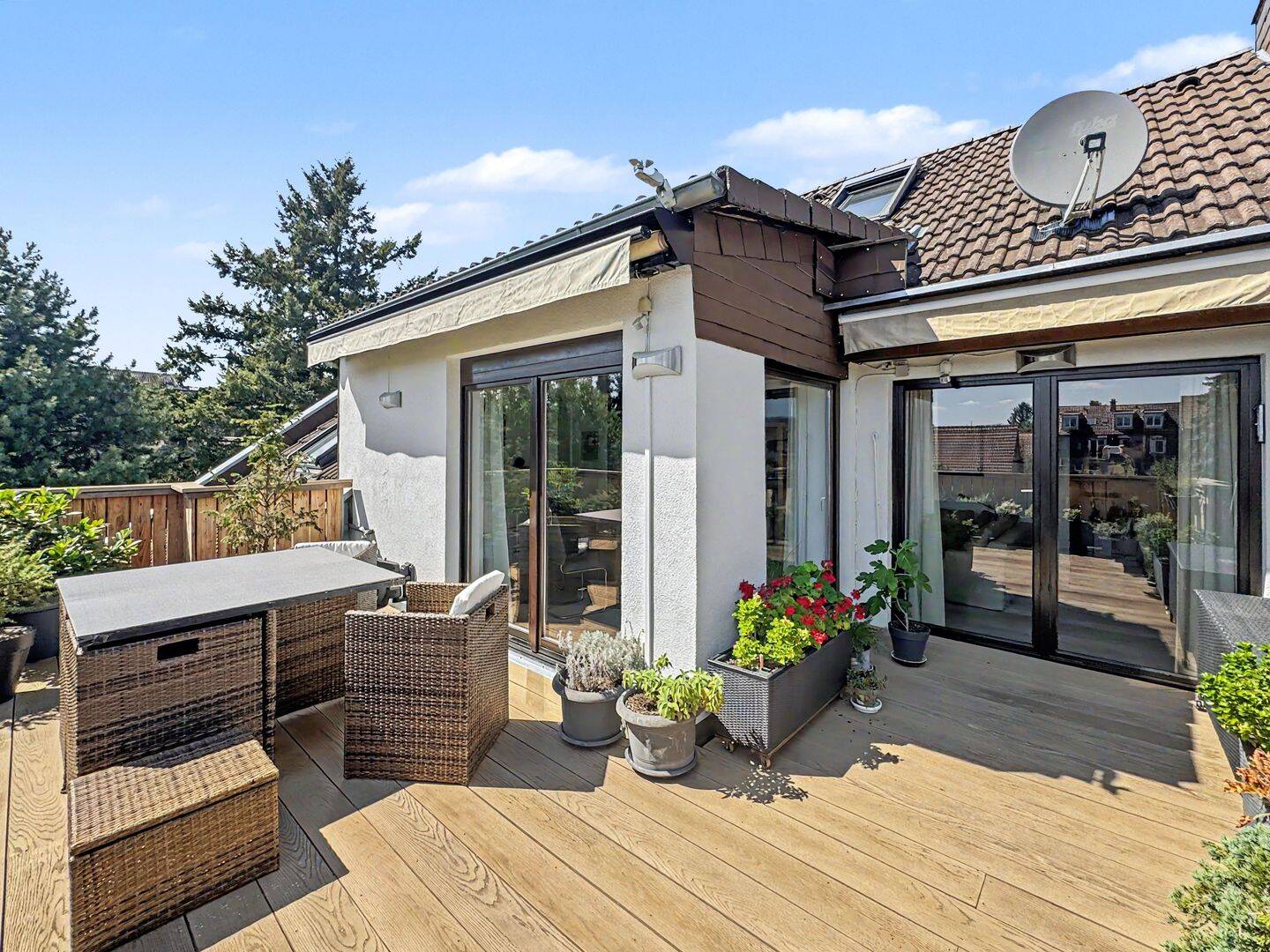 Heidelberg-Rohrbach: Schicke 4-Zimmer-Dachgeschosswohnung mit unverbaubarem Blick auf den Boxberg, 69126 Heidelberg (Boxberg Emmertsgrund Rohrbach Südstadt)