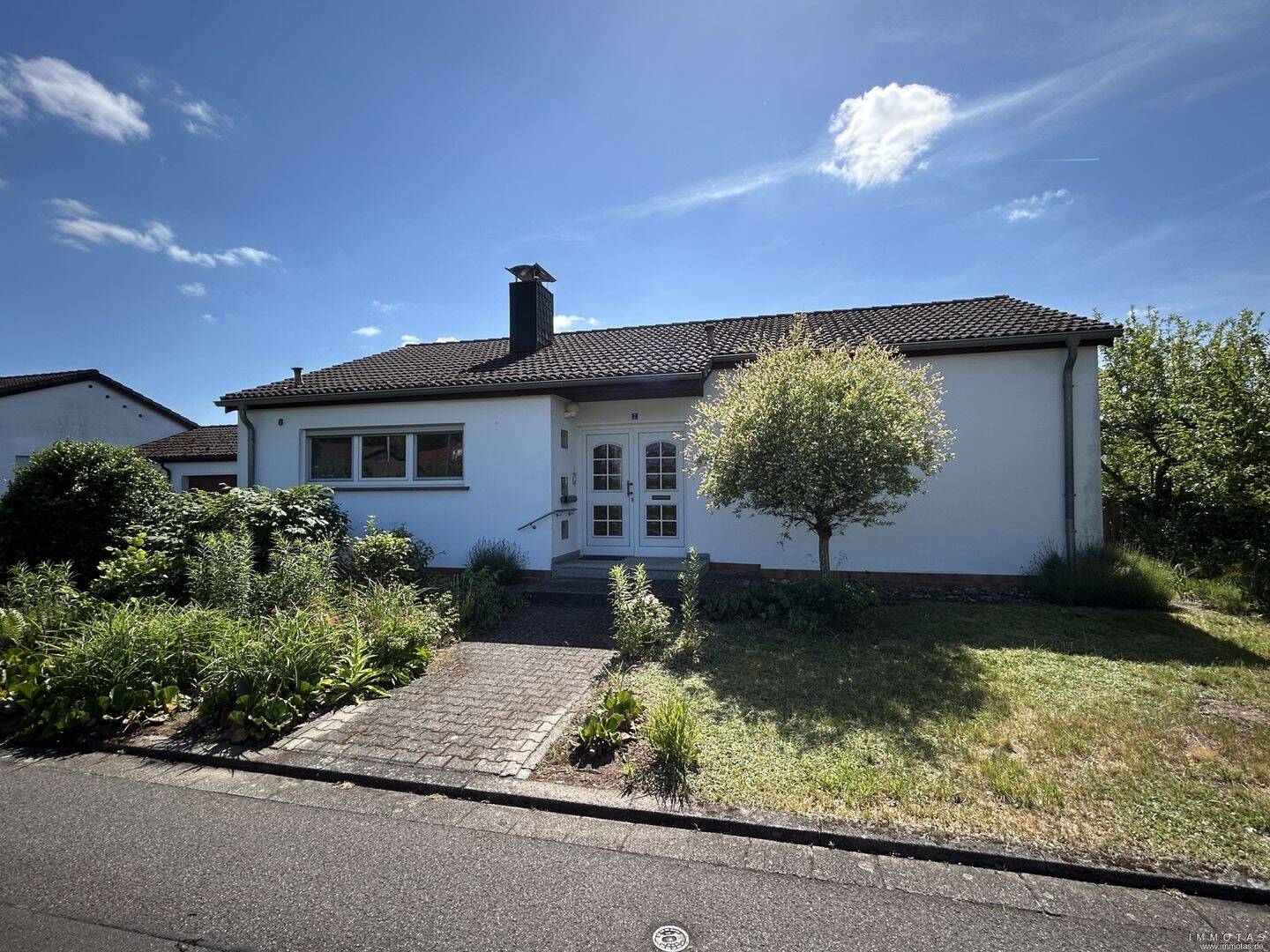 Bungalow mit Garage und Garten in ruhiger Lage von Homburg-Bruchhof, 66424 Homburg
