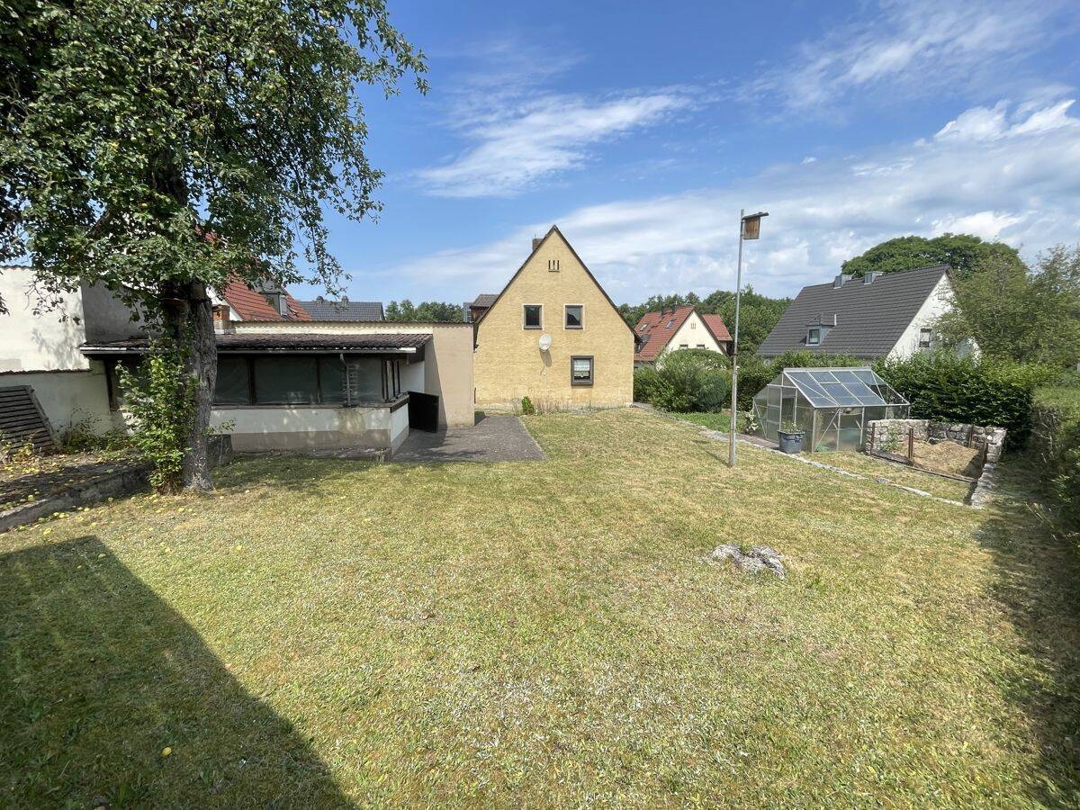 Siedlungshaus in ruhiger Wohnlage – viel Potenzial für individuelle Ideen, 92655 Grafenwöhr