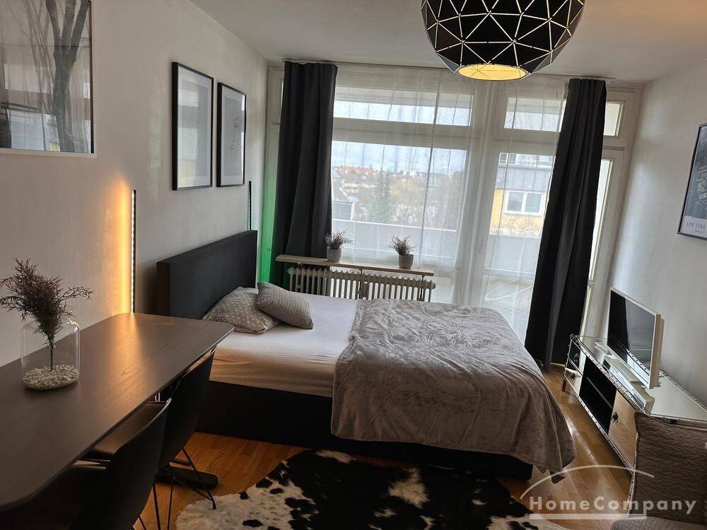 Möbliertes Appartment mit Balkon in Milbertshofen, 80809 München (Milbertshofen-Am Hart Neuhausen-Nymphenburg Schwabing-West)