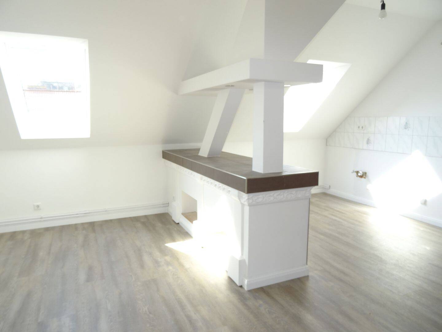 **Moderne 3 Raum Wohnung mit Balkon und Vollbad **, 14712 Rathenow