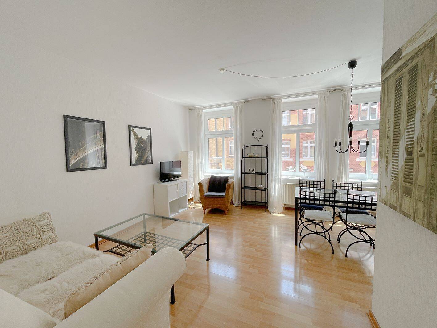Bezugsfreie, möblierte Stadtwohnung mit Balkon, Aufzug und Stellplatz!, 99086 Erfurt