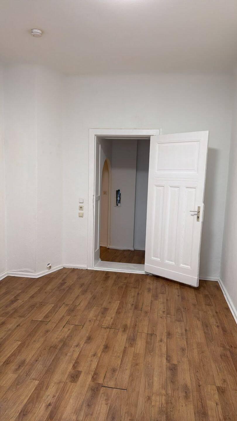 3 Zimmer Wohnung im EG, 13055 Berlin (Lichtenberg Hohenschönhausen Alt-Hohenschönhausen Hohenschönhausen)