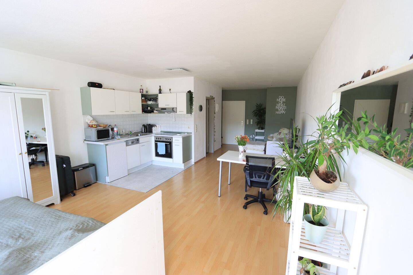 Gemütliches 1-Zi.-Apartment mit großem Balkon und Einbauküche, 91074 Herzogenaurach